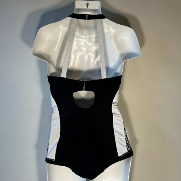 Lane Bryant LIVI Active NWOT SZ 16 Black & White Tummy Control Swimsuit Vacation - Picture 5 of 8